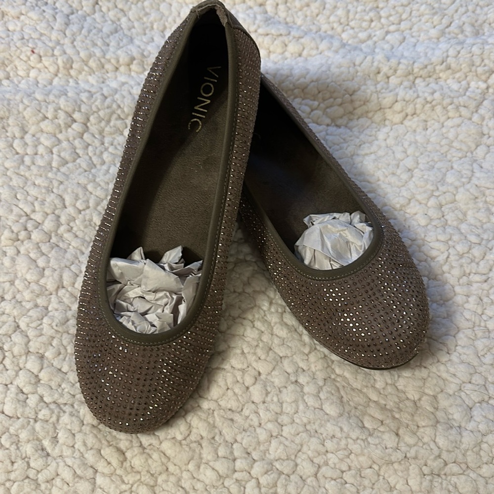 Vionic Embellished Brown Flats 359Willow Spark Sz 7.5 Women’s